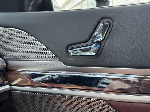 Used 2024 BMW 760i xDrive w/ Premium Package 2 image 55