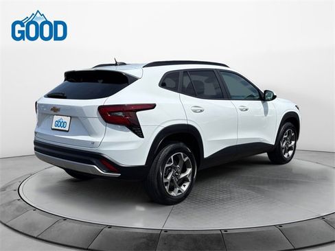 Used 2024 Chevrolet Trax LT w/ Driver Confidence Package image 5