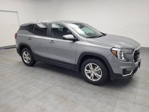 Used 2024 GMC Terrain SLE image 11