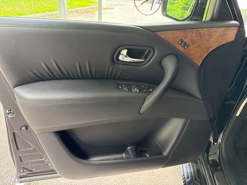 Used 2023 Nissan Armada SL w/ Cargo Package AWD/4WD image 10