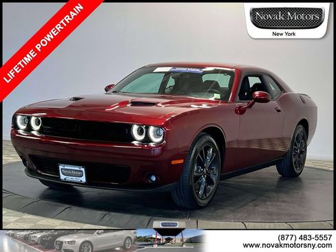 Used 2023 Dodge Challenger SXT w/ Blacktop Package AWD/4WD image 4