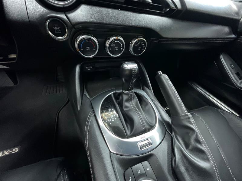 Used 2024 MAZDA MX-5 Miata RF Grand Touring RWD image 15