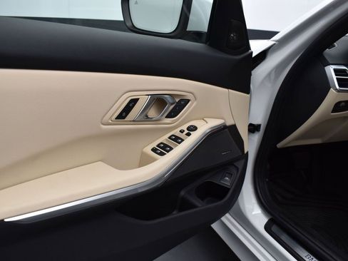 Certified 2025 BMW 330i Sedan w/ Premium Package image 11