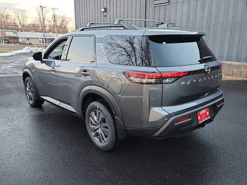 New 2025 Nissan Pathfinder SV w/ SV Premium Package image 4