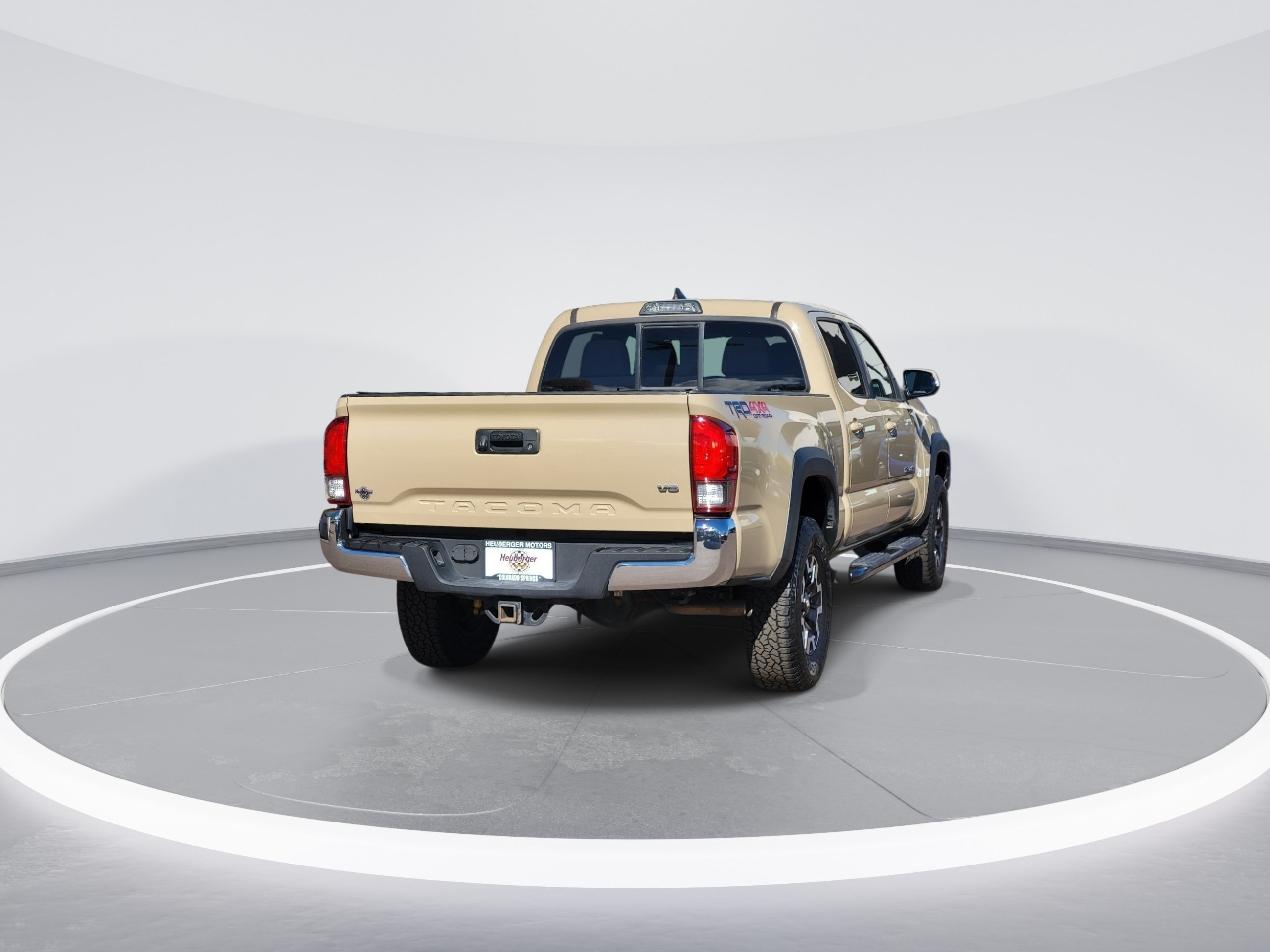 Used 2016 Toyota Tacoma TRD Off-Road w/ Towing Package AWD/4WD image 7