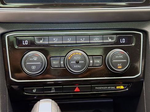 Used 2019 Volkswagen Atlas SEL R-Line image 10