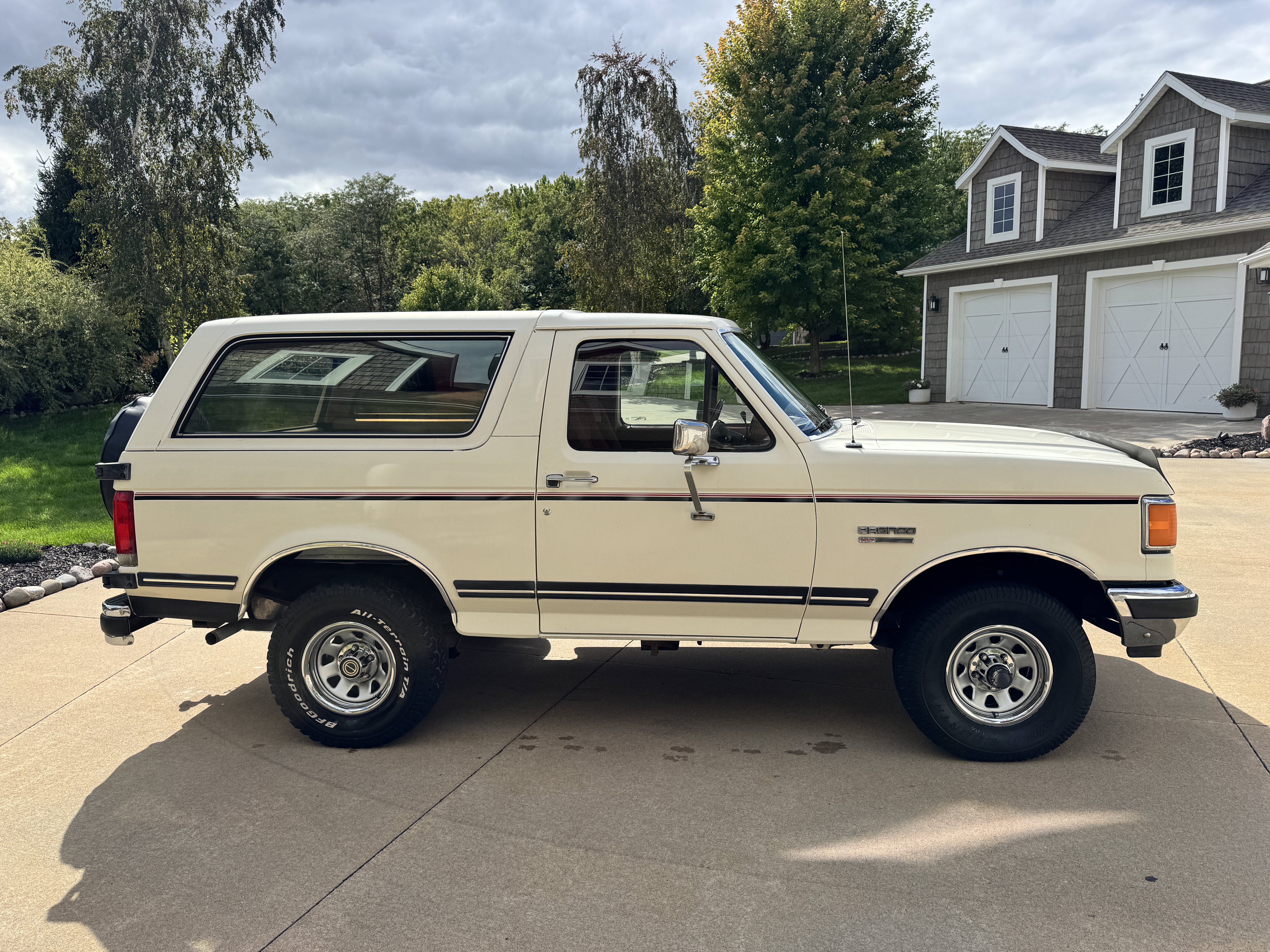 Used 1990 Ford Bronco AWD/4WD image 9