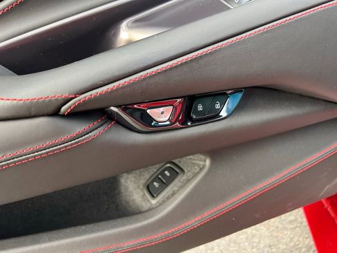 Used 2023 Chevrolet Corvette Stingray Premium Cpe w/ Body-Color Dual Roof Package image 17