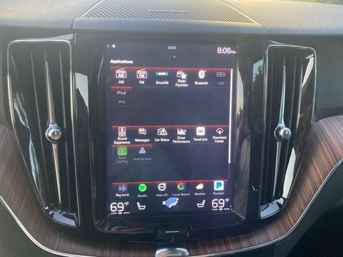 Used 2019 Volvo XC60 T6 Momentum w/ Multimedia Package AWD/4WD image 18