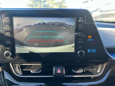 Used 2019 Toyota C-HR XLE image 17