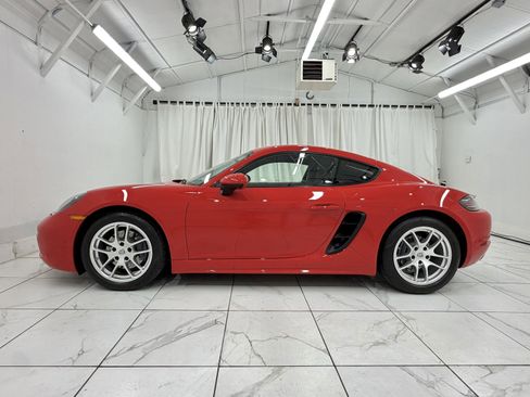 Certified 2024 Porsche 718 Cayman image 2