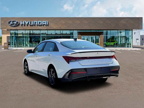 New 2026 Hyundai Elantra SEL Sport FWD image 5