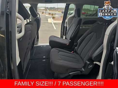 Used 2023 Chrysler Voyager LX FWD image 15
