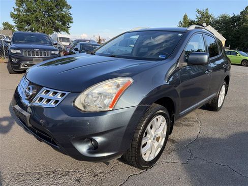 Used 2013 Nissan Rogue SL AWD/4WD image 2