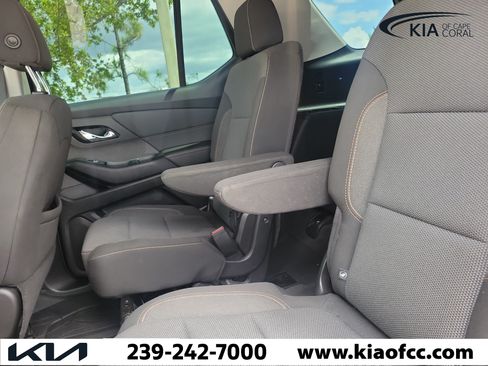 Used 2021 Chevrolet Traverse LT FWD image 14