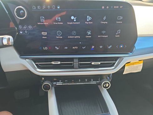 Used 2024 Chevrolet Equinox EV LT image 13