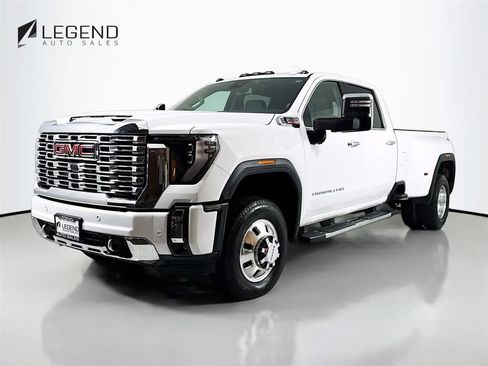 Used 2025 GMC Sierra 3500 Denali AWD/4WD image 1