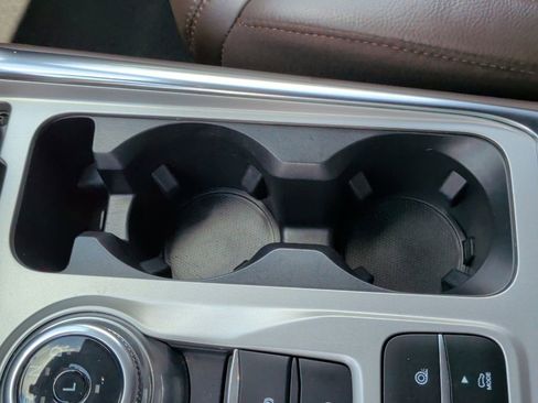 Used 2024 Ford Explorer King Ranch w/ Technology Package RWD image 36