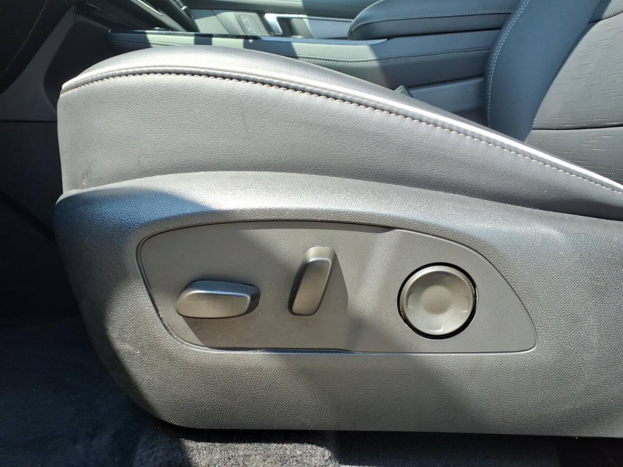 Used 2026 Buick Enclave Sport Touring FWD image 18
