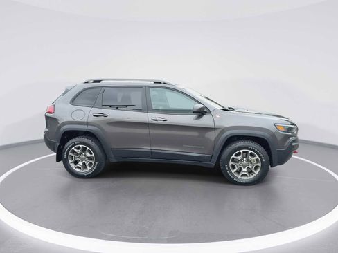 Used 2020 Jeep Cherokee Trailhawk w/ Cold Weather Group image 9
