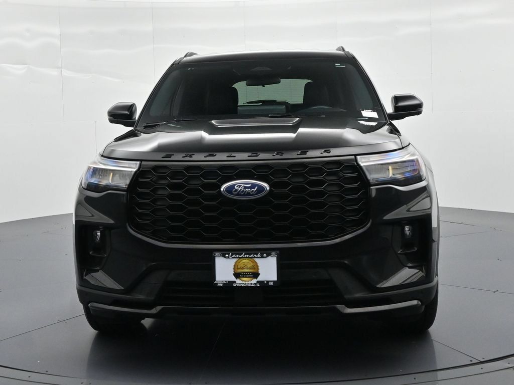 Certified 2025 Ford Explorer ST-Line AWD/4WD image 3