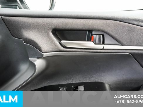 Used 2025 Toyota Camry LE image 40