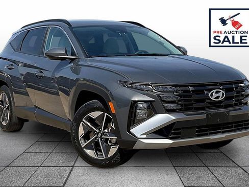 Used 2025 Hyundai Tucson SEL FWD image 2