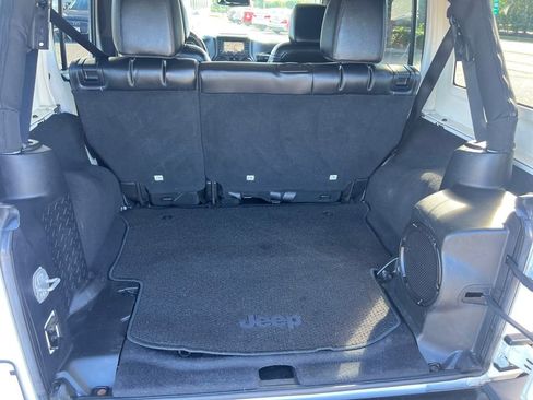 Used 2014 Jeep Wrangler Unlimited Sahara image 24