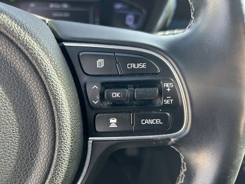 Used 2020 Kia Niro EX Premium image 20