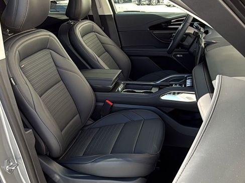 New 2026 Lincoln Nautilus Reserve w/ Jet Appearance Package image 11