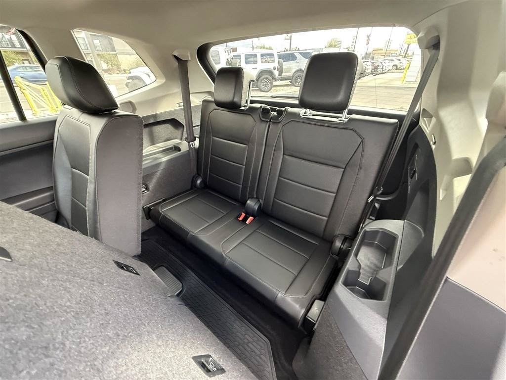 Used 2018 Volkswagen Tiguan SEL AWD/4WD image 22