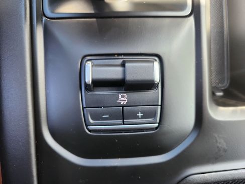 Used 2025 GMC Sierra 1500 Denali Ultimate AWD/4WD image 28