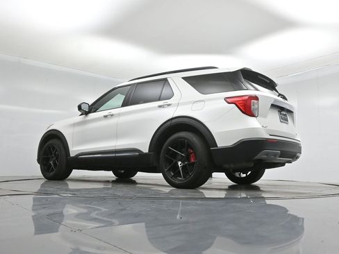 Certified 2020 Ford Explorer XLT w/ Equipment Group 202A image 53