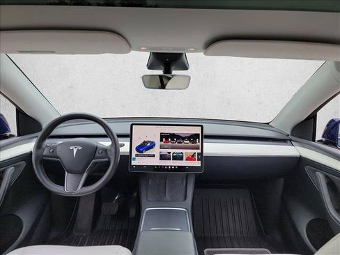 Used 2023 Tesla Model Y Long Range AWD/4WD image 18