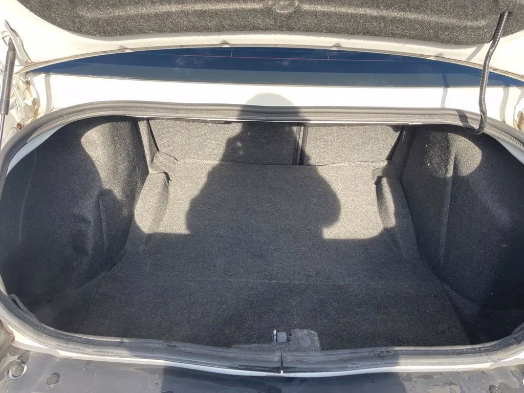 Used 2016 Dodge Challenger R/T Plus RWD image 9