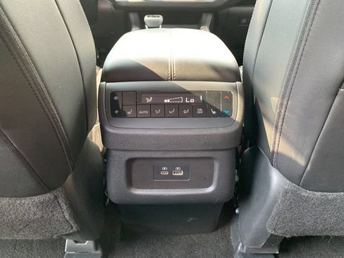 Used 2024 Nissan Pathfinder SL w/ SL Premium Package AWD/4WD image 14