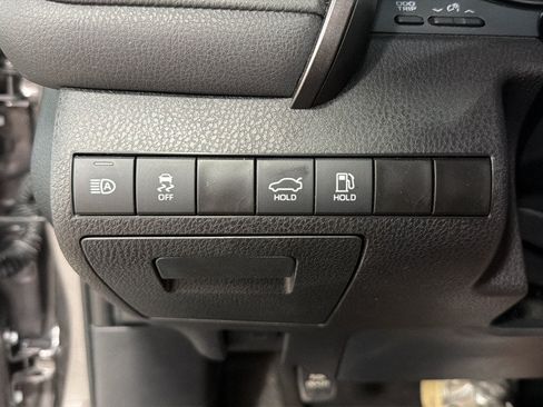 Used 2023 Toyota Camry SE FWD image 19