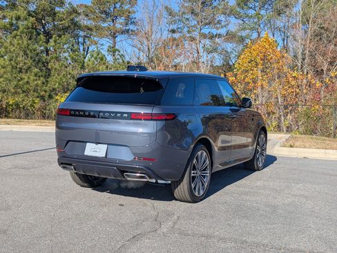 New 2025 Land Rover Range Rover Sport Dynamic SE image 5