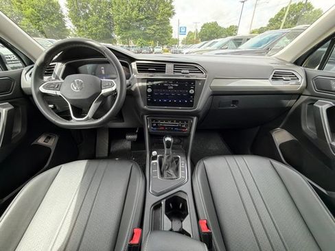 Used 2023 Volkswagen Tiguan SE FWD image 29