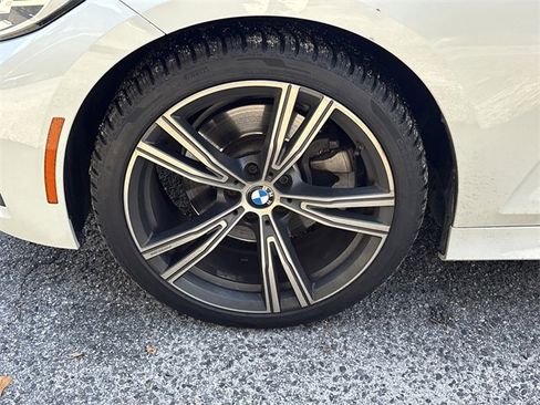 Used 2022 BMW 330i Sedan w/ Driving Assistance Package image 32