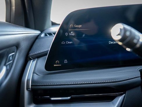 Used 2025 Cadillac XT4 Premium Luxury image 31