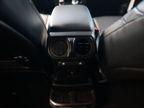 Used 2024 Jeep Wrangler High Altitude image 33