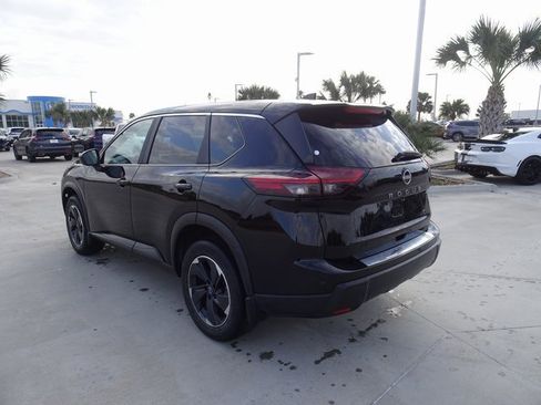 Used 2024 Nissan Rogue SV image 6