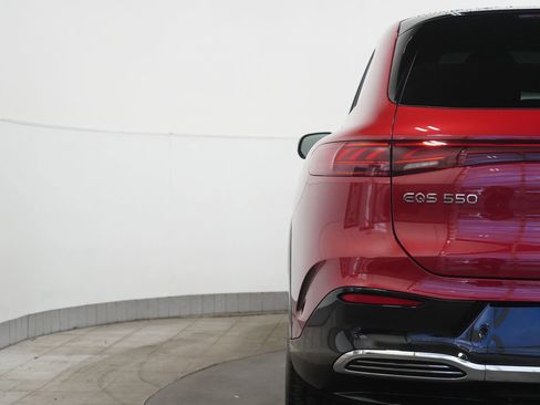 Used 2026 Mercedes-Benz EQS 550 4MATIC SUV image 12