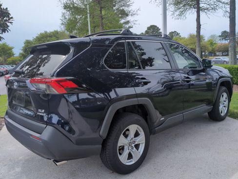Used 2020 Toyota RAV4 XLE w/ Convenience Package image 10