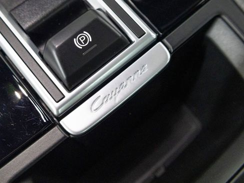 Certified 2023 Porsche Cayenne Base image 17