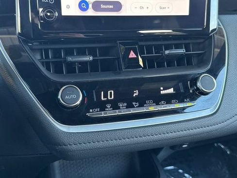 Used 2024 Toyota Corolla SE image 18
