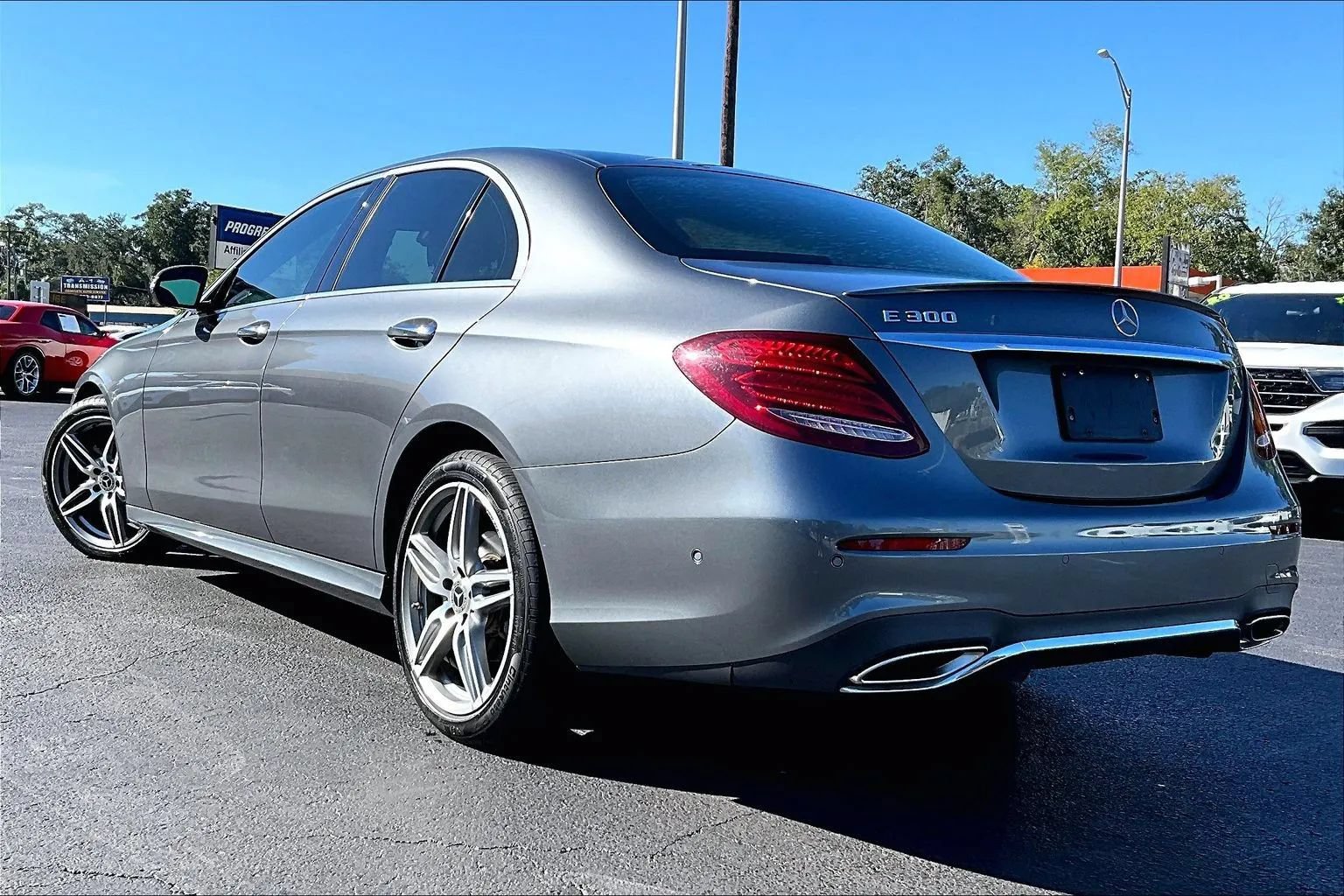 Used 2018 Mercedes-Benz E 300 4MATIC image 4