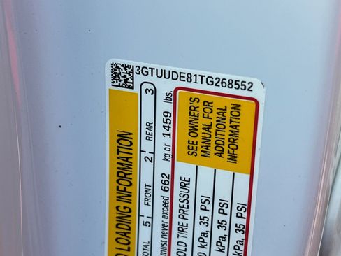 New 2026 GMC Sierra 1500 SLT image 23