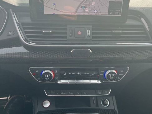 Used 2024 Audi SQ5 Prestige w/ Prestige Package image 12